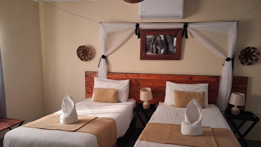 Twin bed room